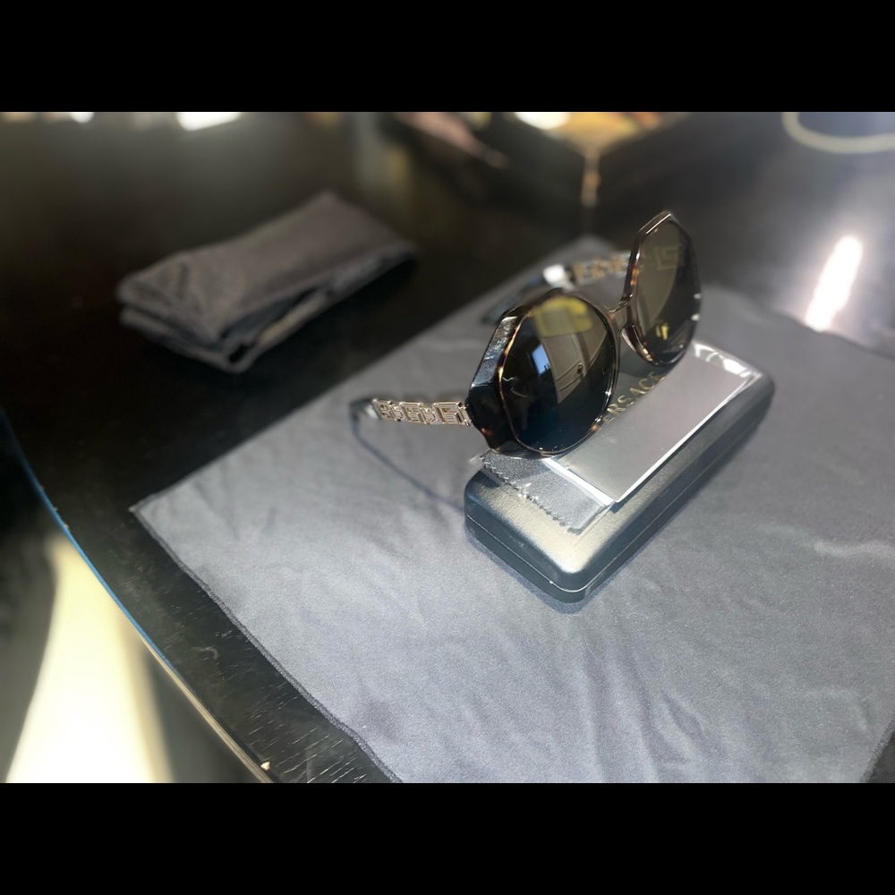 Authentic Versace Sunglasses - Picture 4 of 14